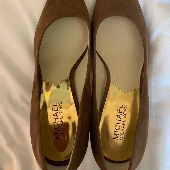 Michael Kors 3” Pumps - Picture 2 of 5
